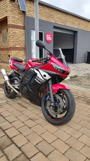 Yamaha R6
