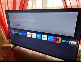 Hisense 40A4k-40-inch full HD smart vidaa tv 2months for sale