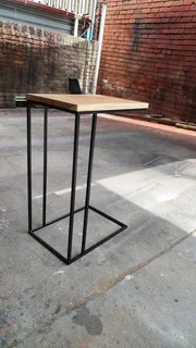 C-SHAPED SIDE TABLE