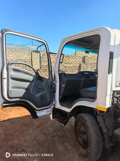 2014 Isuzu N-Series Dropside