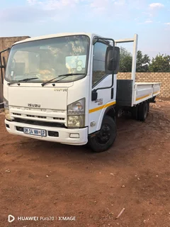 2014 Isuzu N-Series Dropside