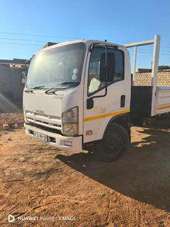 2014 Isuzu N-Series Dropside