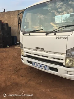 2014 Isuzu N-Series Dropside