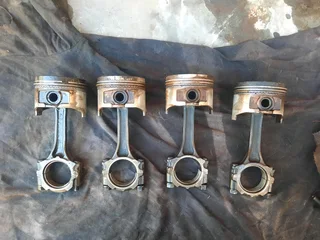 Toyota 1.3 2E Pistons & Conrods