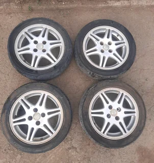 Toyota OEM Twinspokes & Tyres