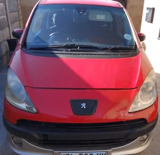 2007 Peugeot 1007 Sedan