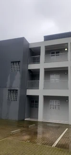 Spacious 2-bedroom apartment in Ottery for SALE.