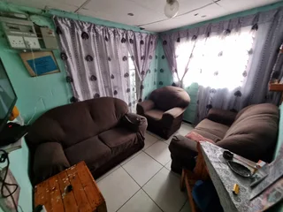 A Charming 2 Bedroom House for SALE in Delft South.