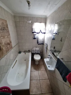 A Charming 2 Bedroom House for SALE in Delft South.