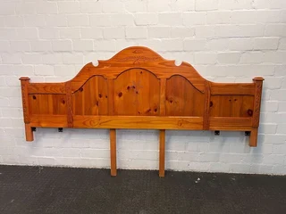 Genuine Bassett Queen Size Wooden Carved Headboard (Minor Scratches)- A51236