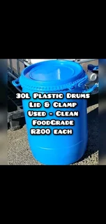 30L Plastic Drums with Lid and Clamp - Used