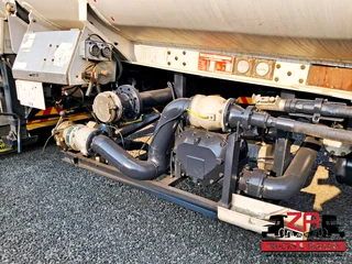 2003 TANK CLINIC TRI-AXLE FUEL TANKER