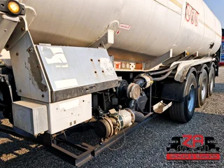 2003 TANK CLINIC TRI-AXLE FUEL TANKER