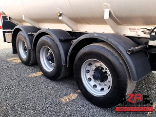 2003 TANK CLINIC TRI-AXLE FUEL TANKER