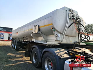 2003 TANK CLINIC TRI-AXLE FUEL TANKER