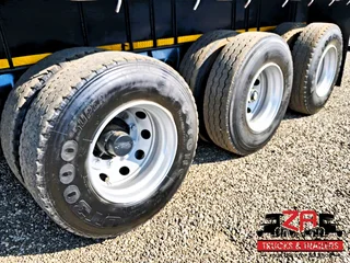 2016 ROYAL TRUCK BODIES TRI-AXLE FLAT DECK