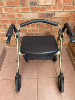 Rollator walker heavy duty
