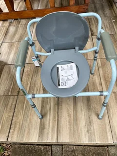 New commode toilet chair