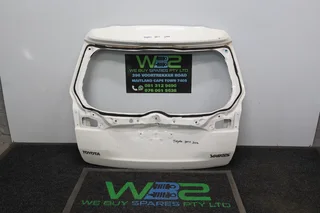 Toyota Yaris  2016+   Tailgate