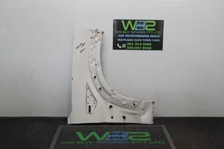 Mahindra Scorpio 2020 White Right Side Fender