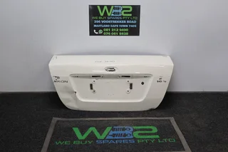 Ford Ikon 2010+   Bootlid White