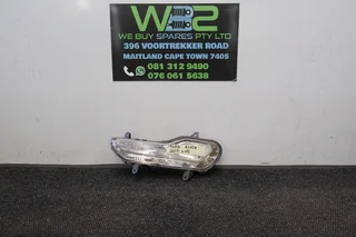 Ford Kuga 2015 Right Side Spotlight