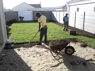 ROLL ON LAWN GRASS# KIKUYU# LM BEREA# CYNODONE# BUFFALO# GULF GREEN# ORGANIC COMPOST#