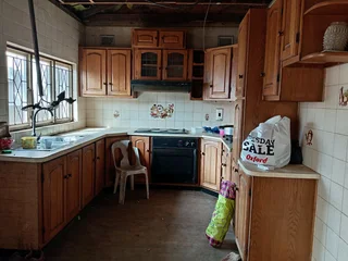 Second Solid Oak Kitchen cupboards