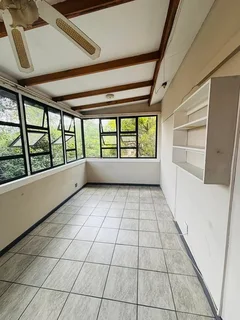 Acommodation close to Menlyn / Hatfield ( CTU /  Vasity College /  International hotel School )