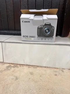CANON CAMERA 200D