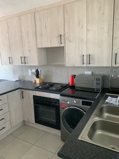 Share a flat in 2 Bedroom apartment
