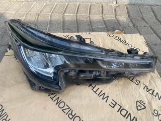 2022 TOYOTA COROLLA LED HEADLIGHT RIGHT SIDE FOR SALE. IN EXCELLENT CONDITION