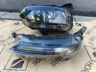 2022 RENAULT KIGER HEADLIGHTS LEFT SIDE FOR SALE. IN PRISTINE CONDITION