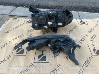 2022 RENAULT KIGER HEADLIGHTS LEFT SIDE FOR SALE. IN PRISTINE CONDITION