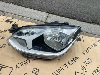 2019 VW UP LED HEADLIGHT LEFT SIDE FOR SALE. IN PRISTINE CONDITION