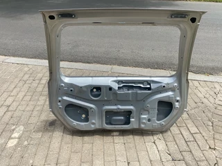 2013 NISSAN X-TRAIL TAILGATE SHELL FOR SALE. IN PRISTINE CONDITION