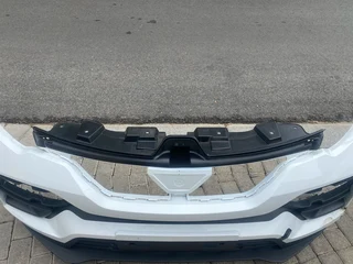 2024 RENAULT KIGER FRONT BUMPER AND GRILLES FOR SALE. IN EXCELLENT CONDITION