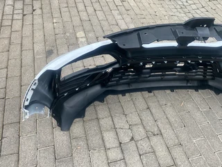 2024 RENAULT KIGER FRONT BUMPER AND GRILLES FOR SALE. IN EXCELLENT CONDITION