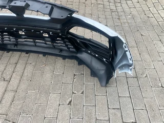 2024 RENAULT KIGER FRONT BUMPER AND GRILLES FOR SALE. IN EXCELLENT CONDITION