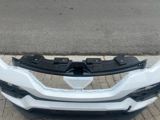 2024 RENAULT KIGER FRONT BUMPER AND GRILLES FOR SALE. IN EXCELLENT CONDITION
