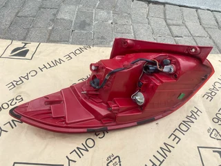 2015 HYUNDAI VELOSTER LED TAIL LIGHT RIGHT SIDE FOR SALE. IN PRISTINE CONDITION