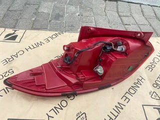 2015 HYUNDAI VELOSTER LED TAIL LIGHT RIGHT SIDE FOR SALE. IN PRISTINE CONDITION