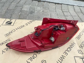 2015 HYUNDAI VELOSTER LED TAIL LIGHT RIGHT SIDE FOR SALE. IN PRISTINE CONDITION