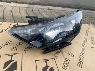 2025 HYUNDAI I20 HEADLIGHT LEFT SIDE FOR SALE. IN PRISTINE CONDITION