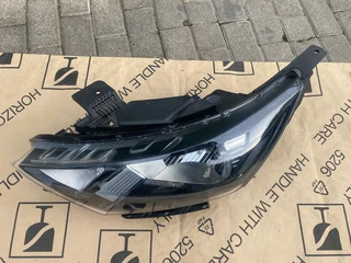 2025 HYUNDAI I20 HEADLIGHT LEFT SIDE FOR SALE. IN PRISTINE CONDITION