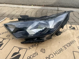 2025 HYUNDAI I20 HEADLIGHT LEFT SIDE FOR SALE. IN PRISTINE CONDITION