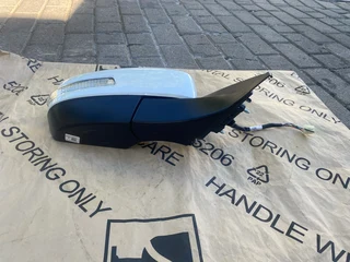 2022 TOYOTA URBAN CRUISER ELECTRONIC AUTO-FOLD DOOR MIRROR RIGHT SIDE FOR SALE. BRAND NEW