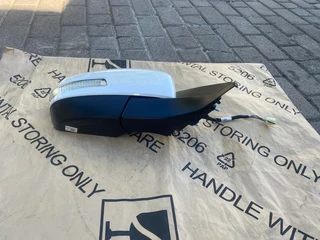 2022 TOYOTA URBAN CRUISER ELECTRONIC AUTO-FOLD DOOR MIRROR RIGHT SIDE FOR SALE. BRAND NEW