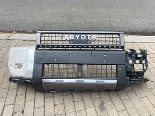 2025 Toyota Land Cruiser Prado Vx-r Front Bumper For Sale. In Excellent Condition