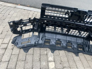 2025 TOYOTA LAND CRUISER PRADO VX-R FRONT BUMPER FOR SALE. IN EXCELLENT CONDITION